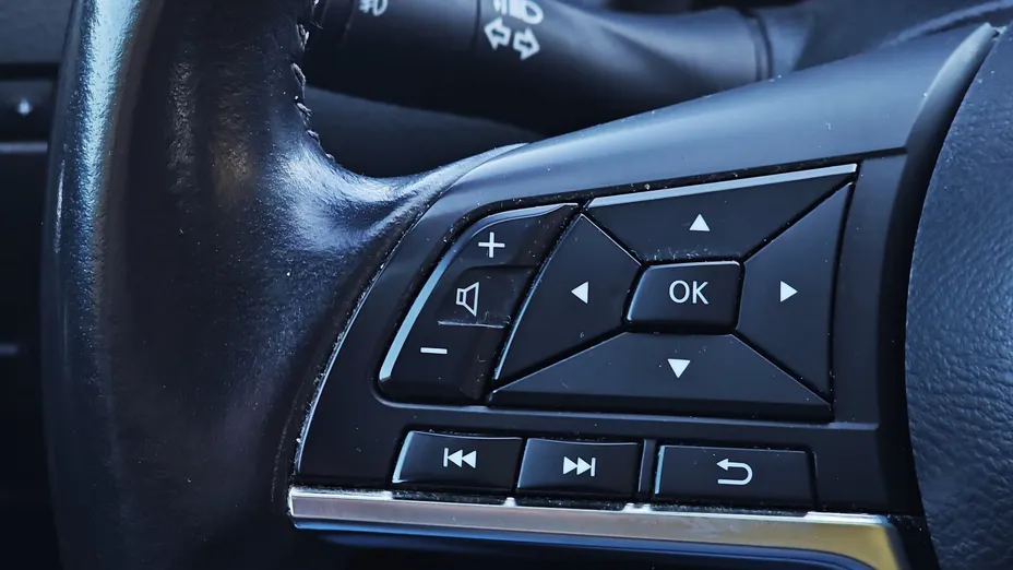 NISSAN Qashqai Qashqai 1.3 DIG-T N-Connecta DCT