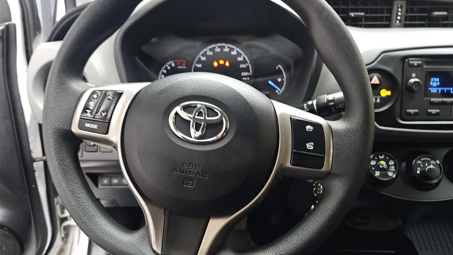 TOYOTA Yaris Yaris 1.5 Active