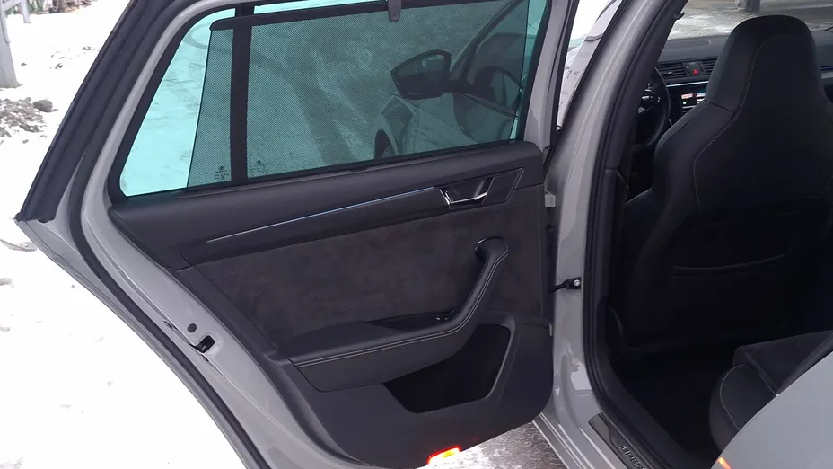 SKODA Superb Superb 2.0 TDI SCR Sportline DSG