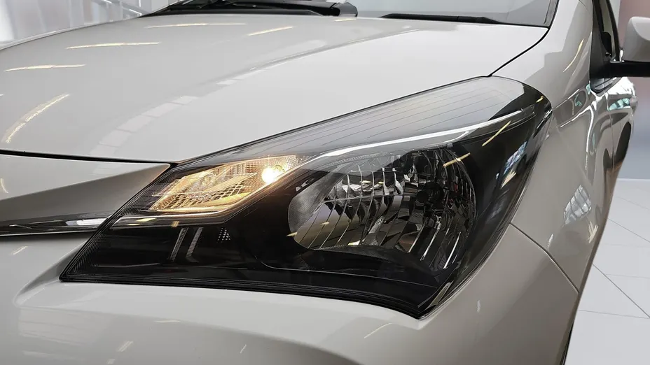 TOYOTA Yaris Yaris 1.5 Active