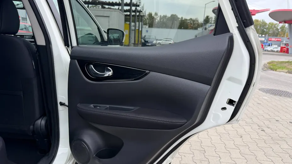 NISSAN Qashqai -