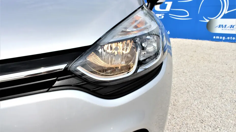 RENAULT Clio -