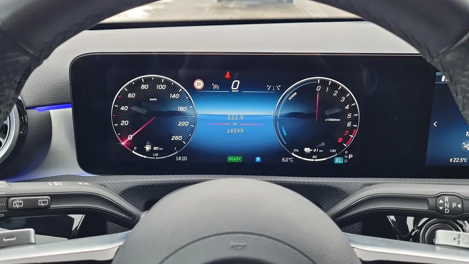 MERCEDES-BENZ A Klasa A 250 e PHEV AMG Line 8G-DCT