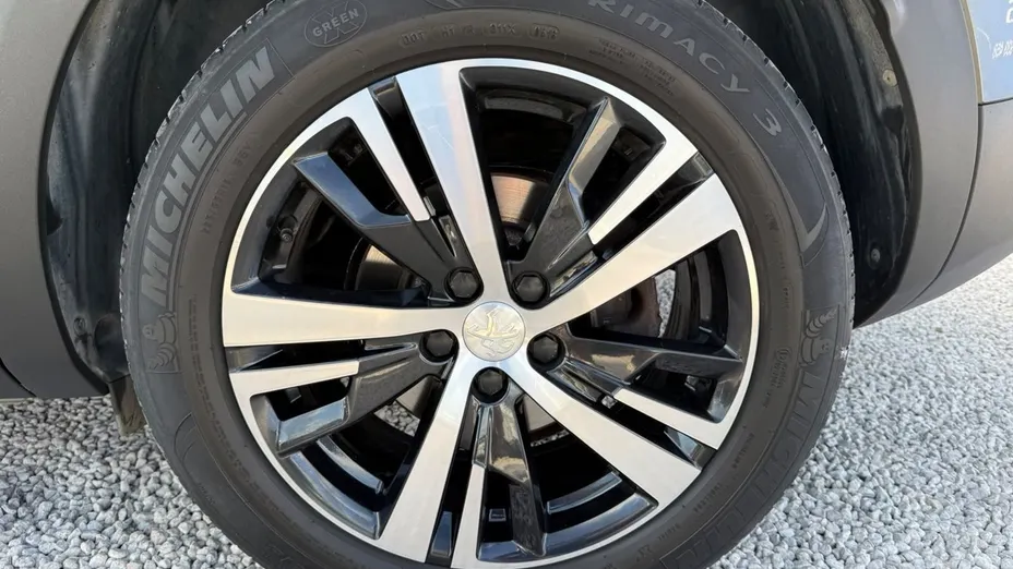 PEUGEOT 3008 -