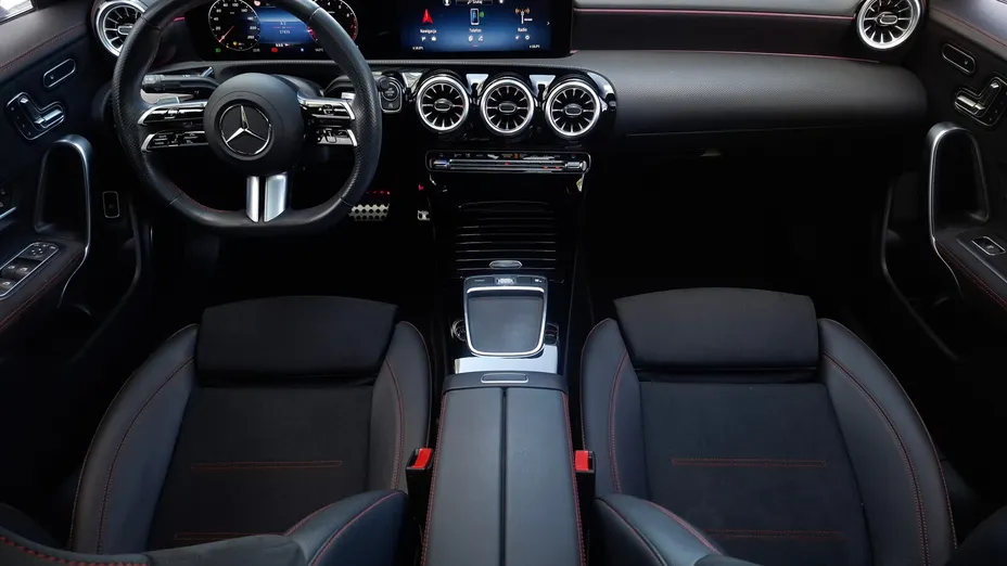 MERCEDES-BENZ CLA CLA 220 mHEV 4-Matic AMG Line 8G-DCT