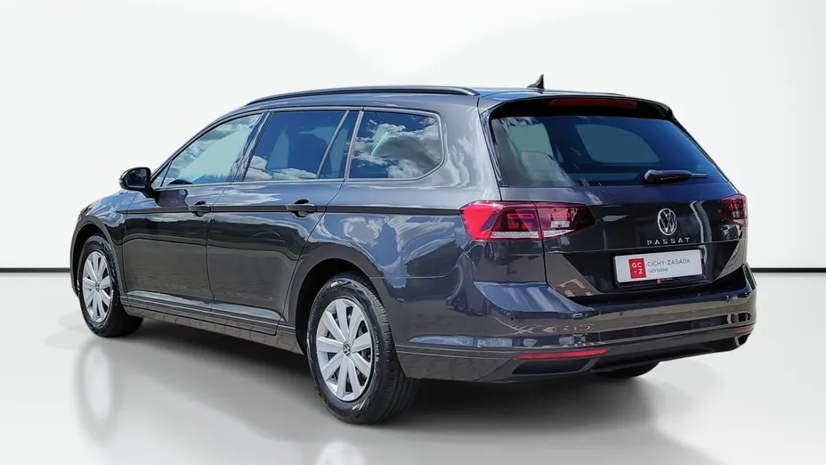 VOLKSWAGEN Passat -