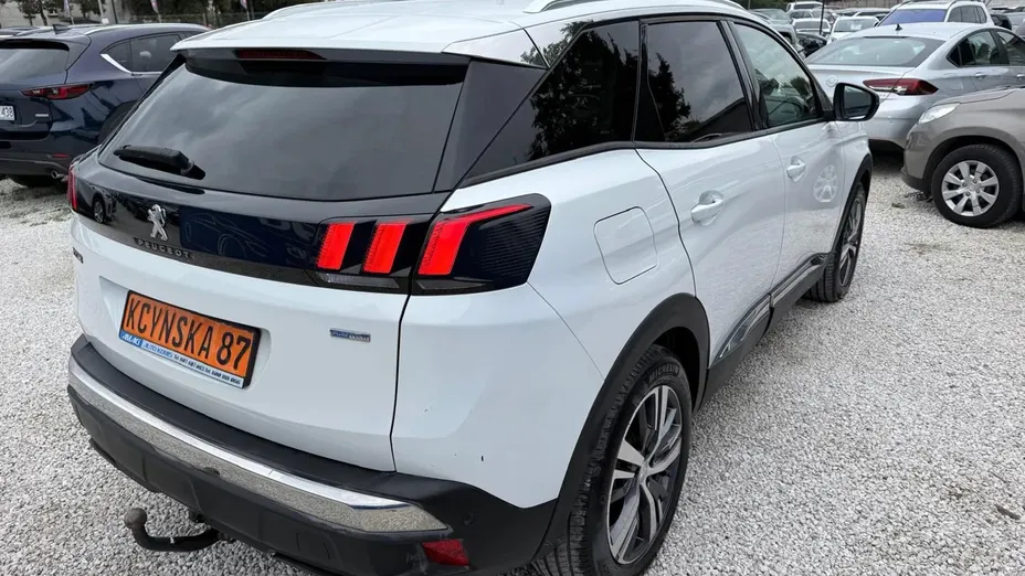 PEUGEOT 3008 -