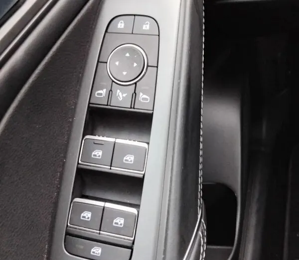 NISSAN Qashqai Qashqai 1.3 DIG-T mHEV N-Connecta Xtronic