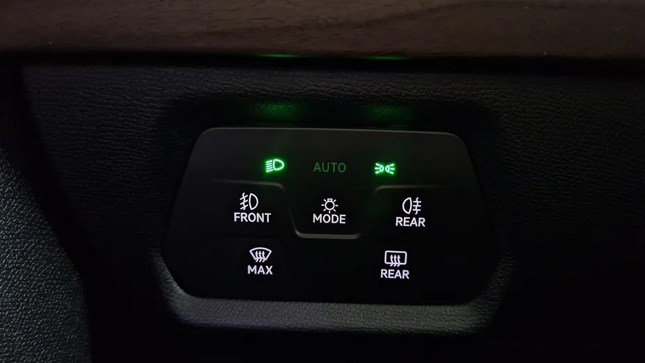 SEAT Leon Leon 1.5 eTSI Xcellence DSG