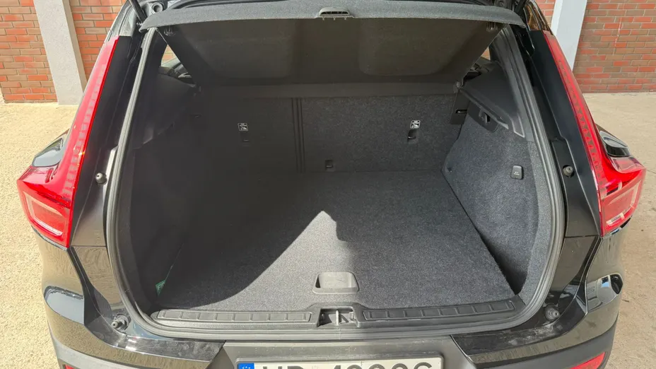 VOLVO XC40 XC40 T3 Momentum Core aut