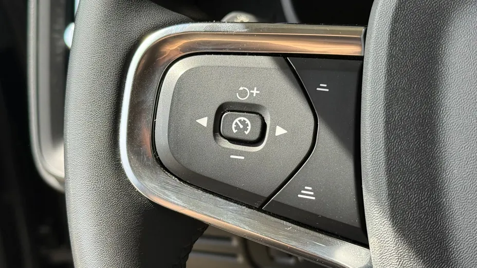 VOLVO XC40 XC40 T3 Momentum Core aut