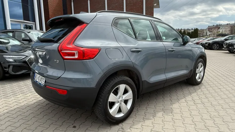 VOLVO XC40 XC40 T3 Momentum Core aut