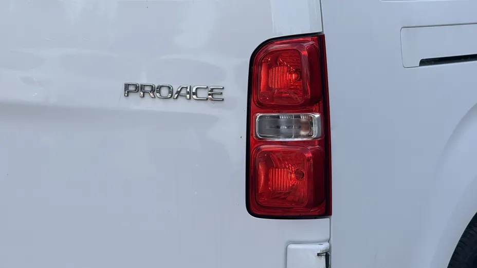 TOYOTA Proace Proace Kombi 2.0 D-4D Long 2,8t