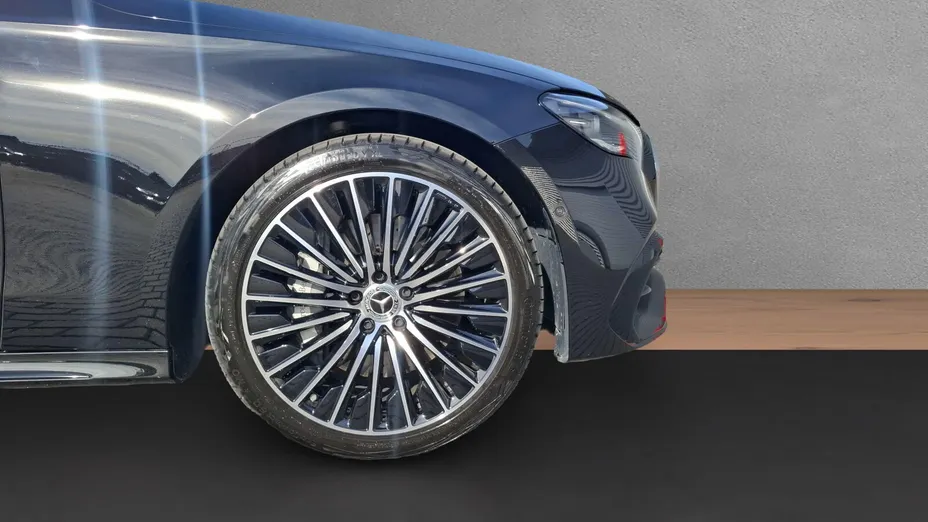 MERCEDES-BENZ E Klasa E 220 d mHEV 4-Matic AMG 9G-Tronic