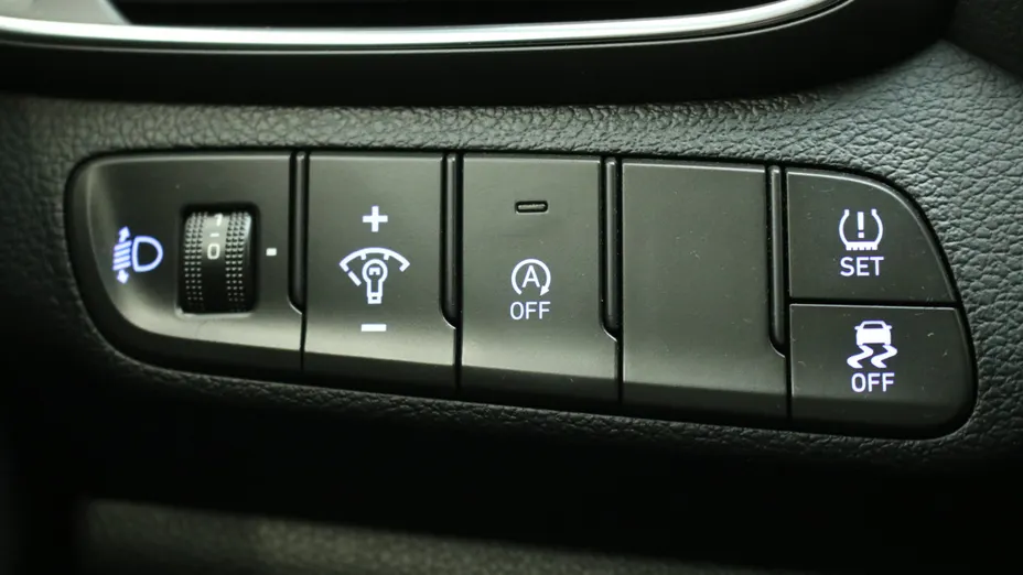 HYUNDAI i30 i30 1.0 T-GDI Classic + DCT