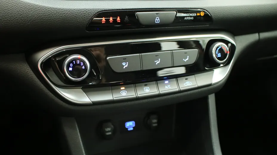 HYUNDAI i30 i30 1.0 T-GDI Classic + DCT