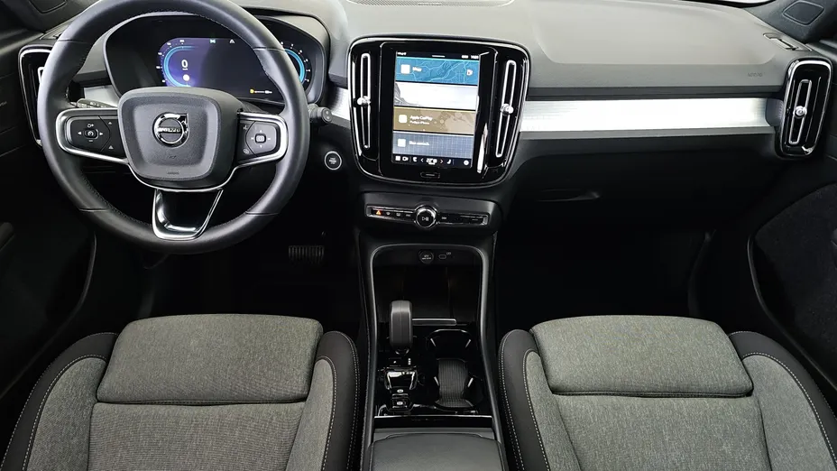 VOLVO XC40 XC40 B3 Plus Dark aut