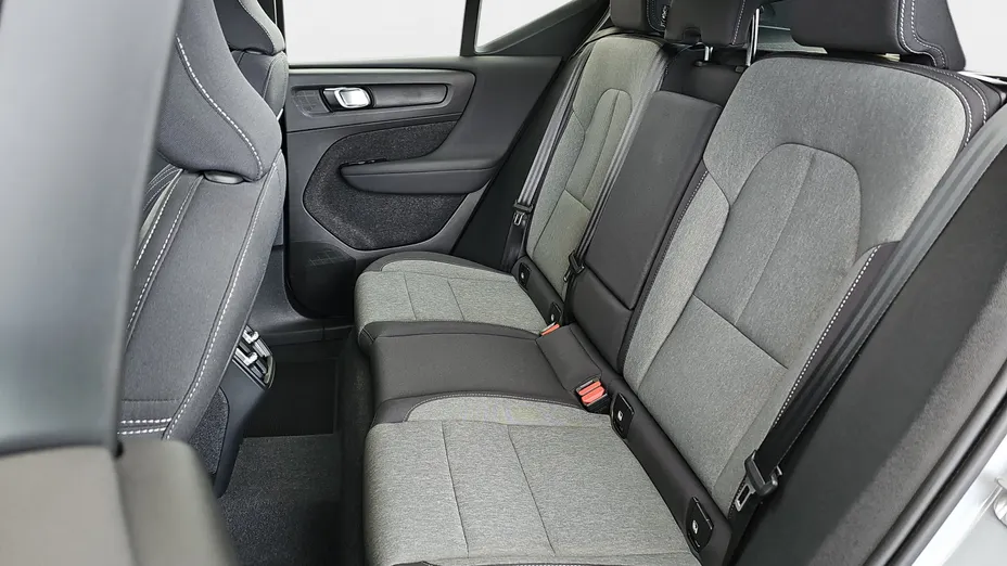 VOLVO XC40 XC40 B3 Plus Dark aut