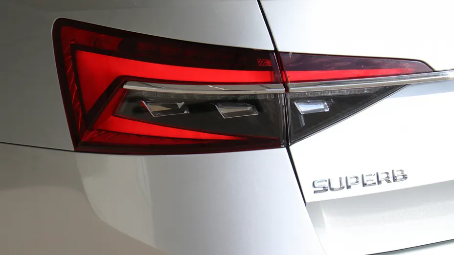 SKODA Superb Superb 2.0 TSI Ambition DSG