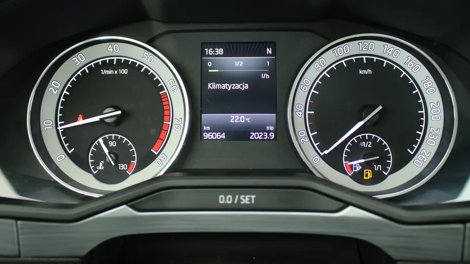 SKODA Superb Superb 2.0 TSI Ambition DSG