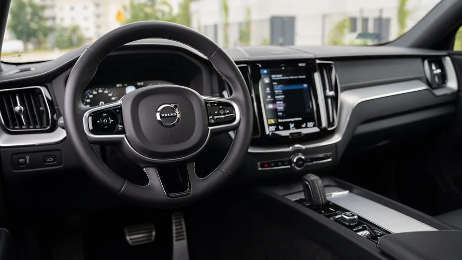 VOLVO XC60 XC60 B4 D AWD R-Design aut