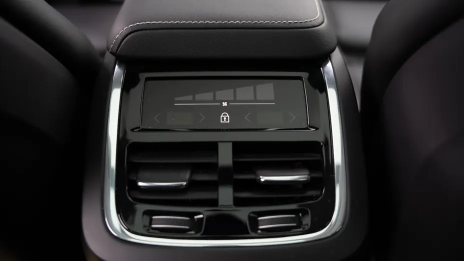 VOLVO XC60 XC60 B4 D AWD R-Design aut