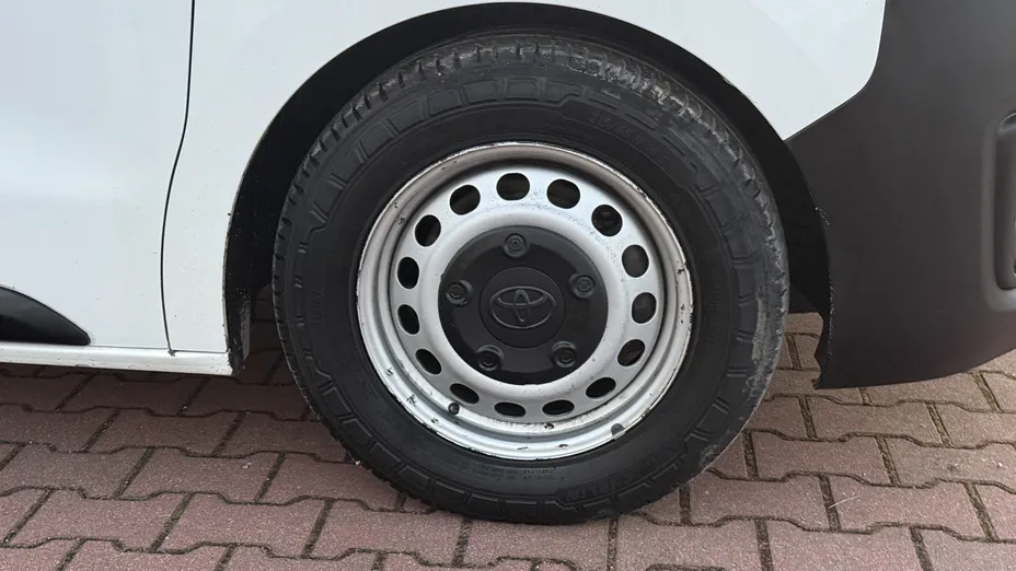 TOYOTA Proace Proace Kombi 2.0 D-4D Long 2,8t