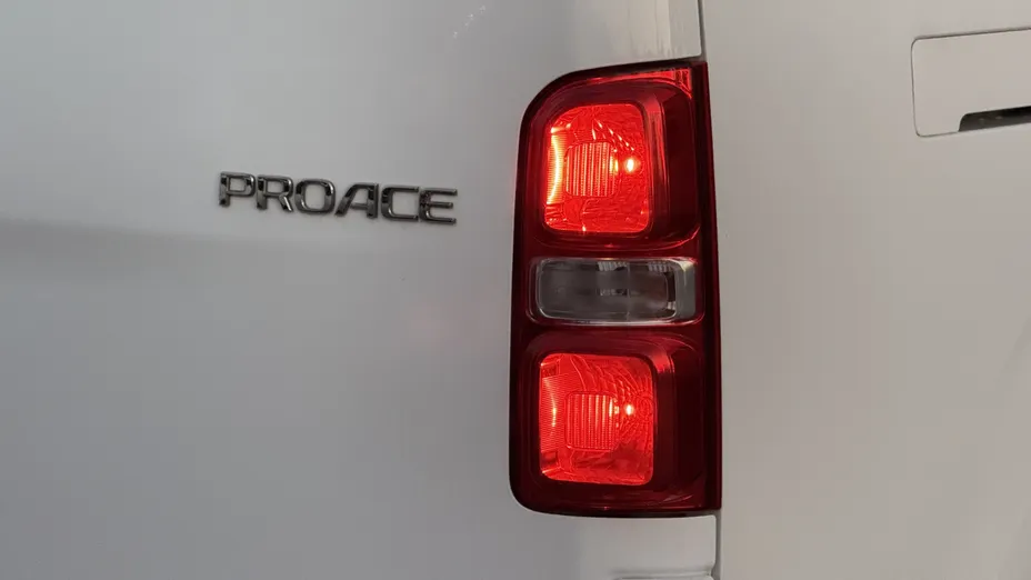 TOYOTA Proace Proace Kombi 2.0 D-4D Long 2,8t