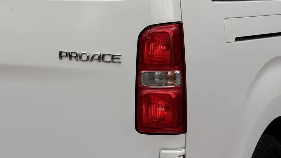 TOYOTA Proace Proace Kombi 2.0 D-4D Long 2,8t