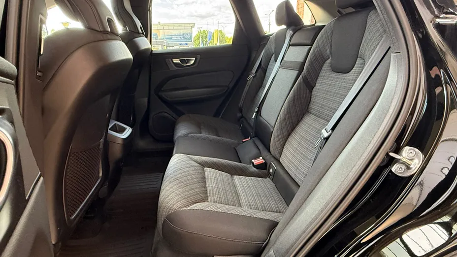 VOLVO XC60 XC60 B4 D AWD Momentum Pro aut