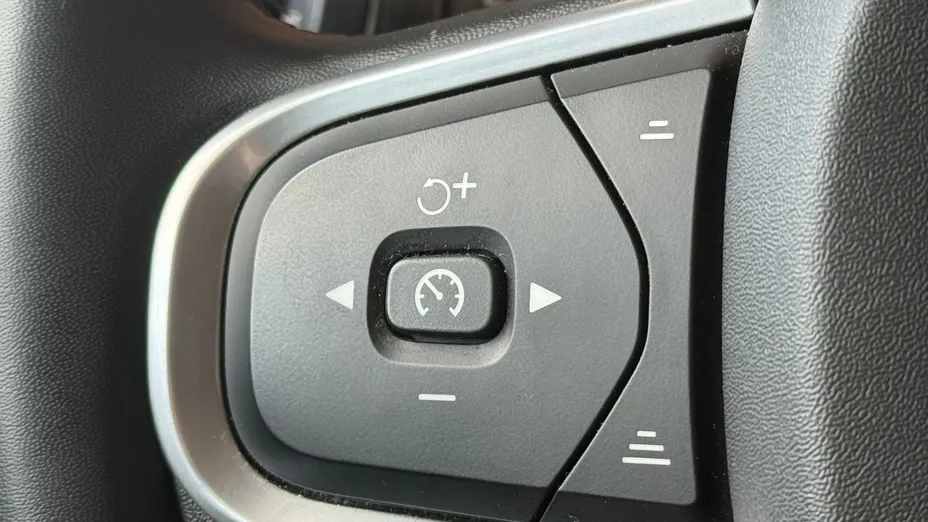 VOLVO XC60 XC60 B4 D AWD Momentum Pro aut