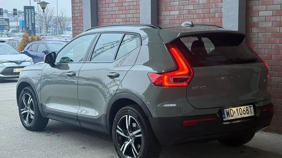 VOLVO XC40 XC40 B3 Plus Dark aut