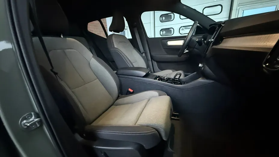 VOLVO XC40 XC40 B3 Plus Dark aut