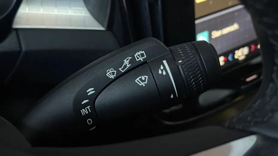 VOLVO XC40 XC40 B3 Plus Dark aut