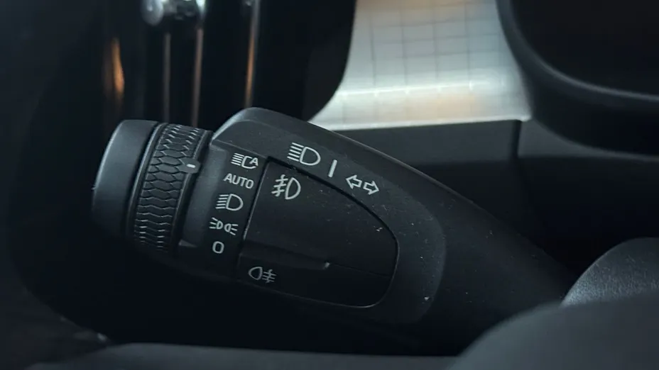 VOLVO XC40 XC40 B3 Plus Dark aut