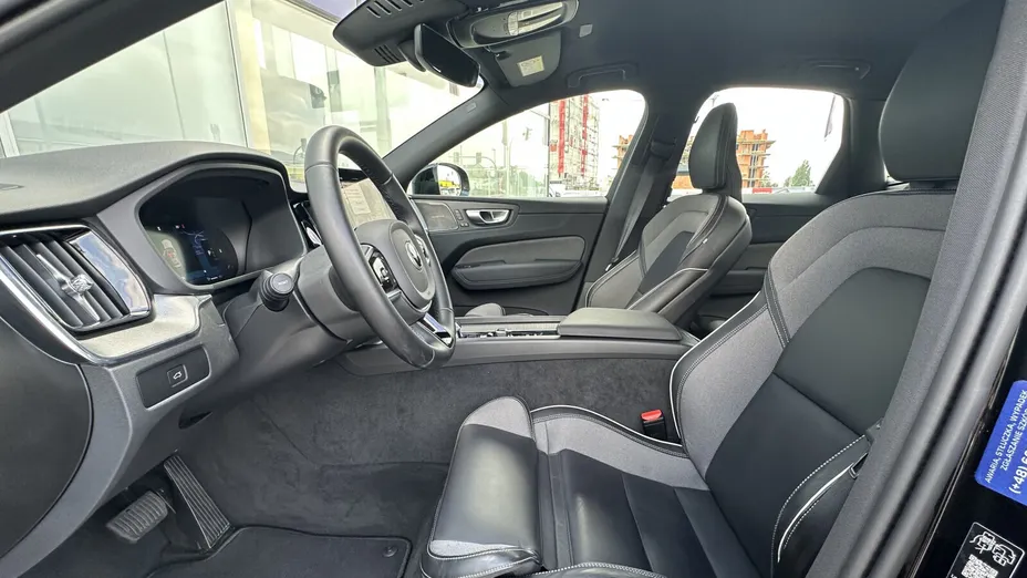 VOLVO XC60 XC60 B5 B AWD Plus Black Edition aut