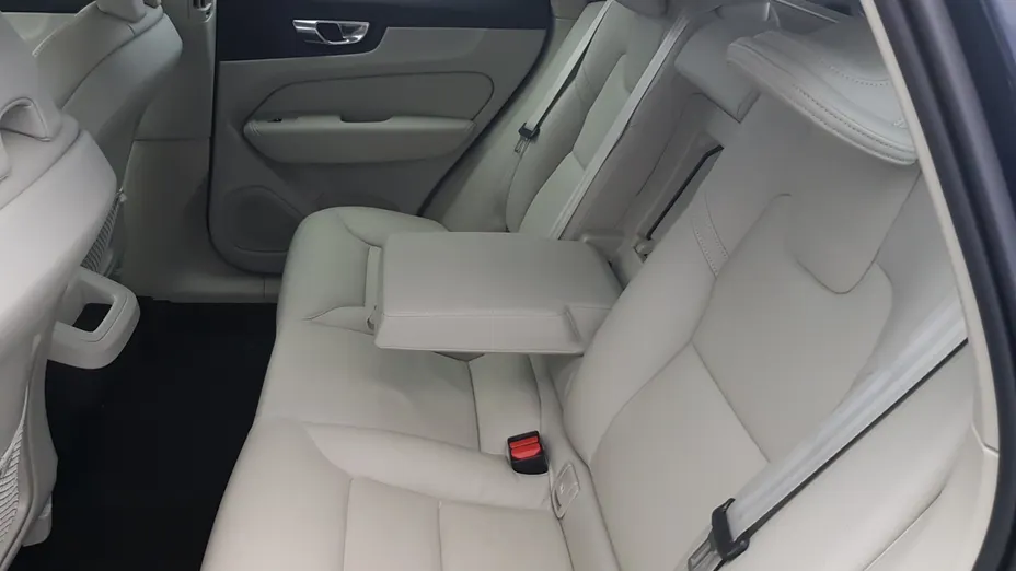 VOLVO XC60 XC60 B5 D AWD Momentum Pro aut