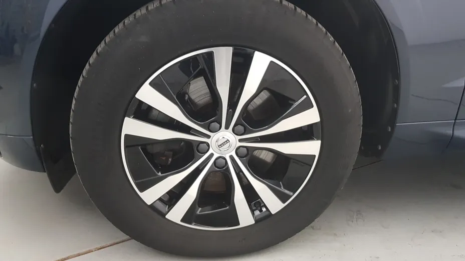 VOLVO XC60 XC60 B5 D AWD Momentum Pro aut