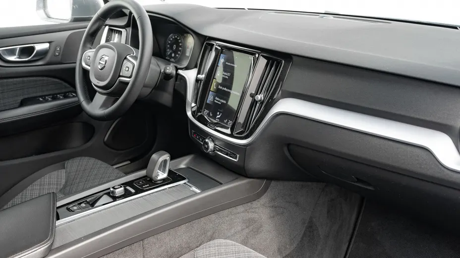 VOLVO V60 V60 B4 D Momentum Pro aut