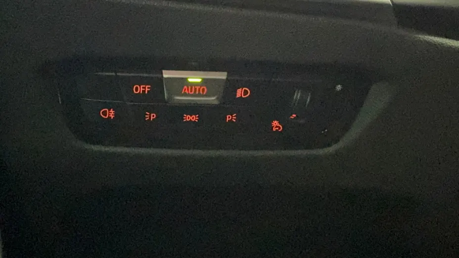 BMW Seria 3 318i M Sport aut