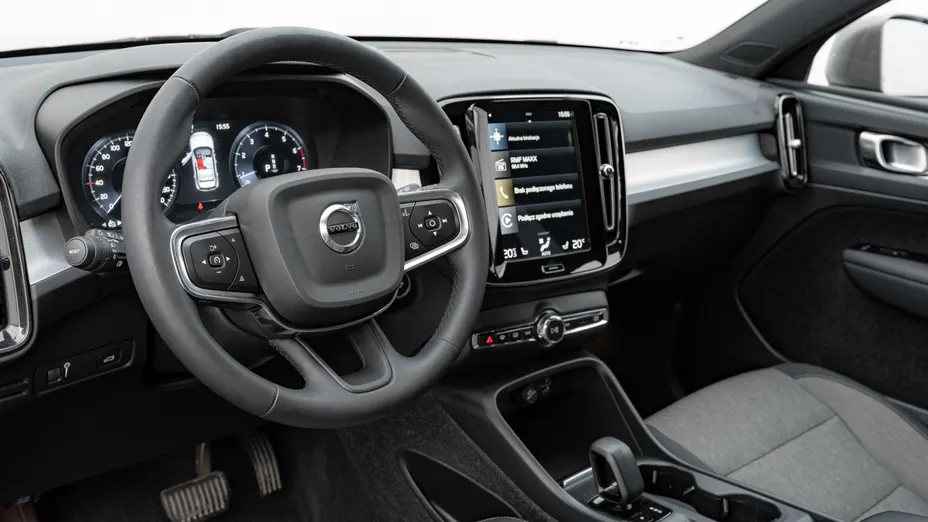 VOLVO XC40 XC40 T3 Momentum Pro aut