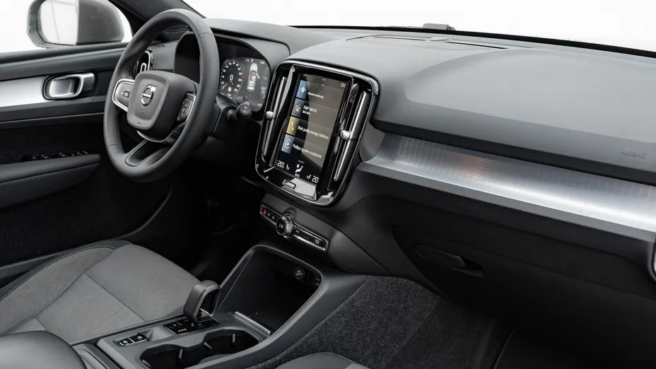 VOLVO XC40 XC40 T3 Momentum Pro aut