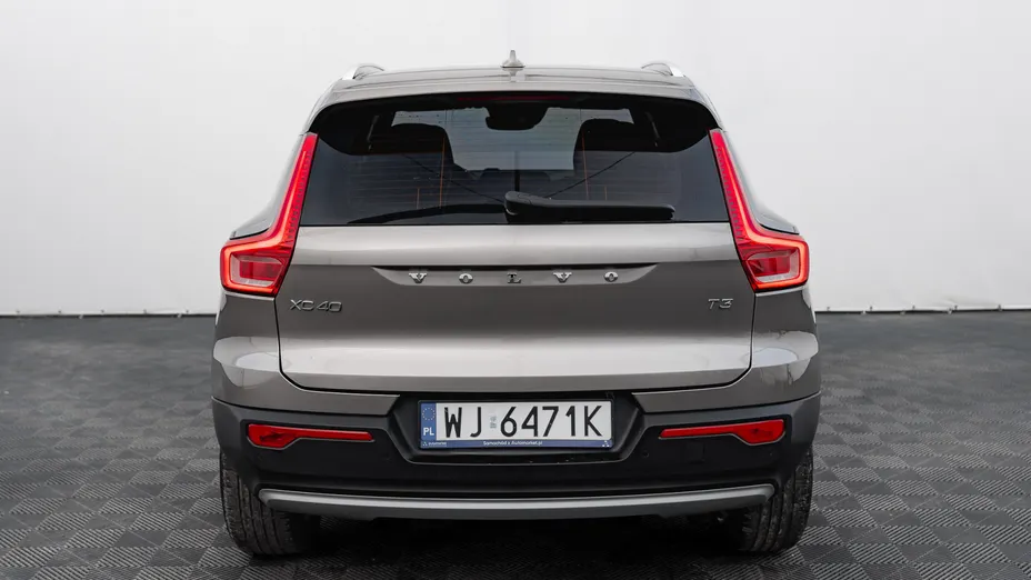 VOLVO XC40 XC40 T3 Momentum Pro aut