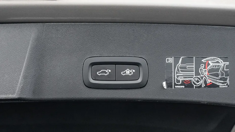 VOLVO XC40 XC40 T3 Momentum Pro aut