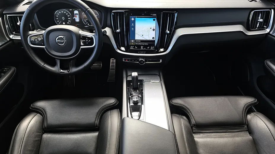 VOLVO V60 V60 B6 B AWD R-Design aut