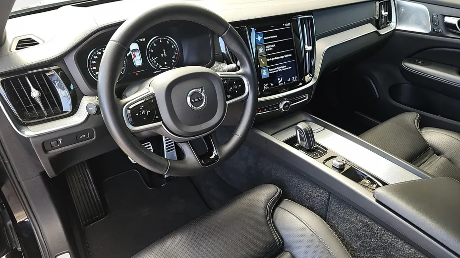 VOLVO V60 V60 B6 B AWD R-Design aut