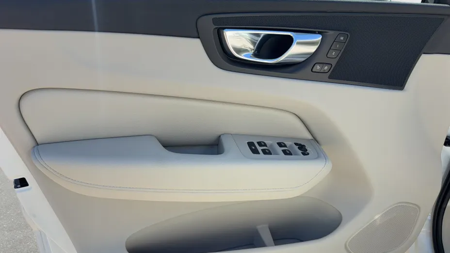 VOLVO XC60 XC60 B5 B AWD Plus Bright aut