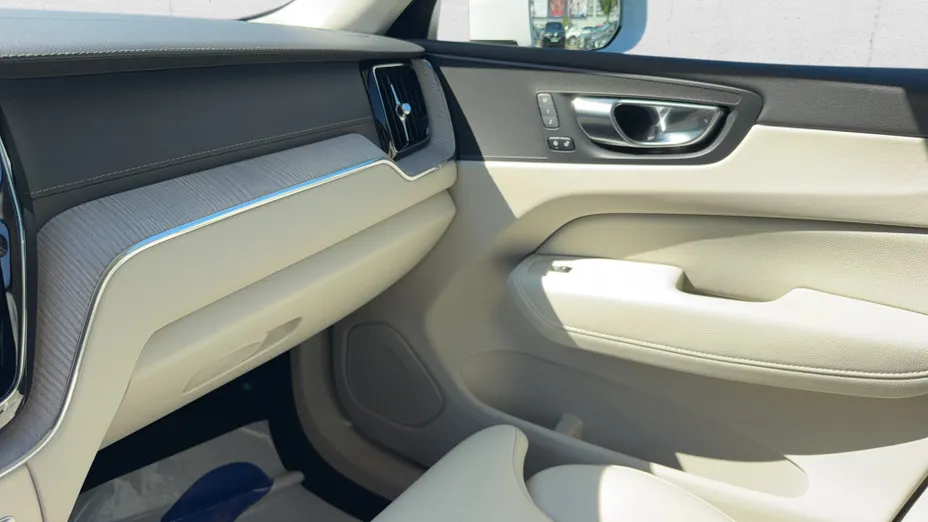 VOLVO XC60 XC60 B5 B AWD Plus Bright aut