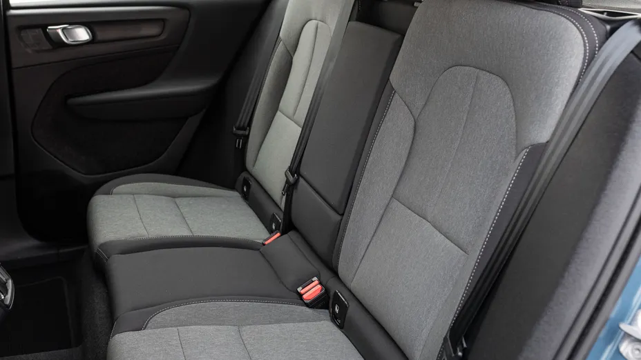 VOLVO XC40 XC40 B3 Plus Dark aut