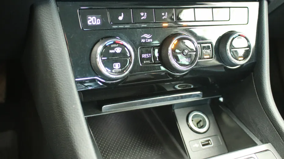 SKODA Superb Superb 2.0 TSI 4x4 Style DSG